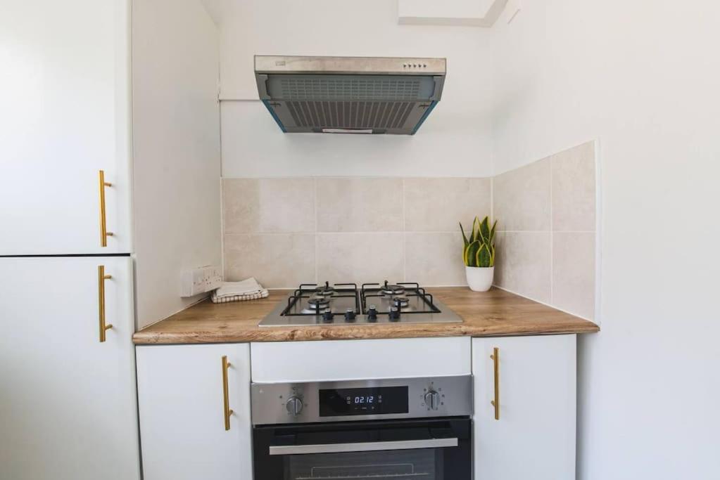 Stylish & Tranquil Flat With Excellent Connections Leilighet London Eksteriør bilde